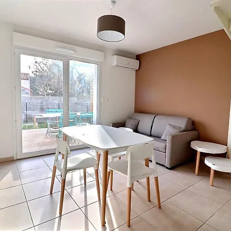 Dans Résidence Récente - V23 Villa