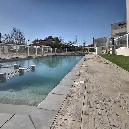 Dans Résidence Récente - V23 Villa
